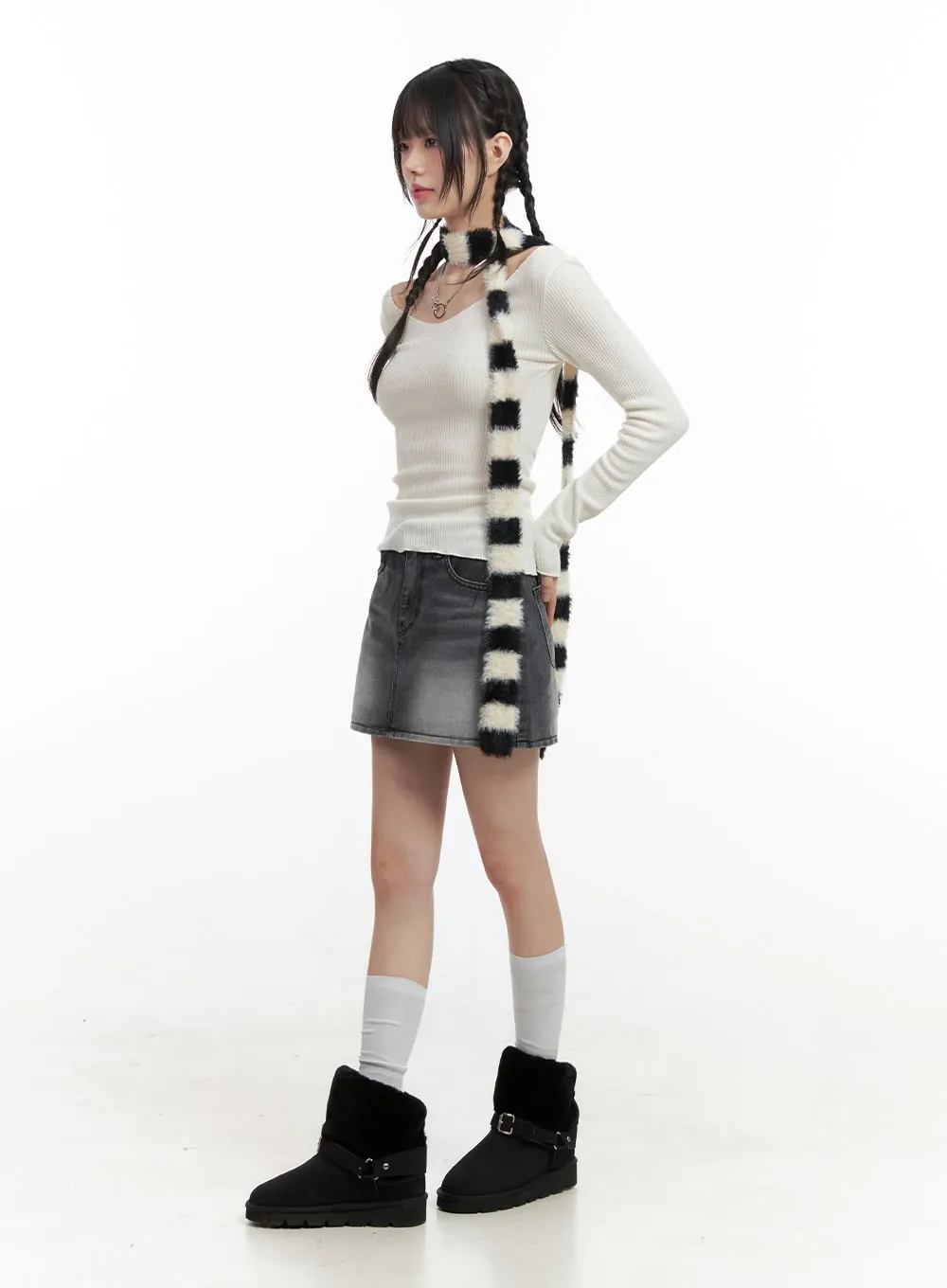 Striped Chic Knitted Scarf IN427