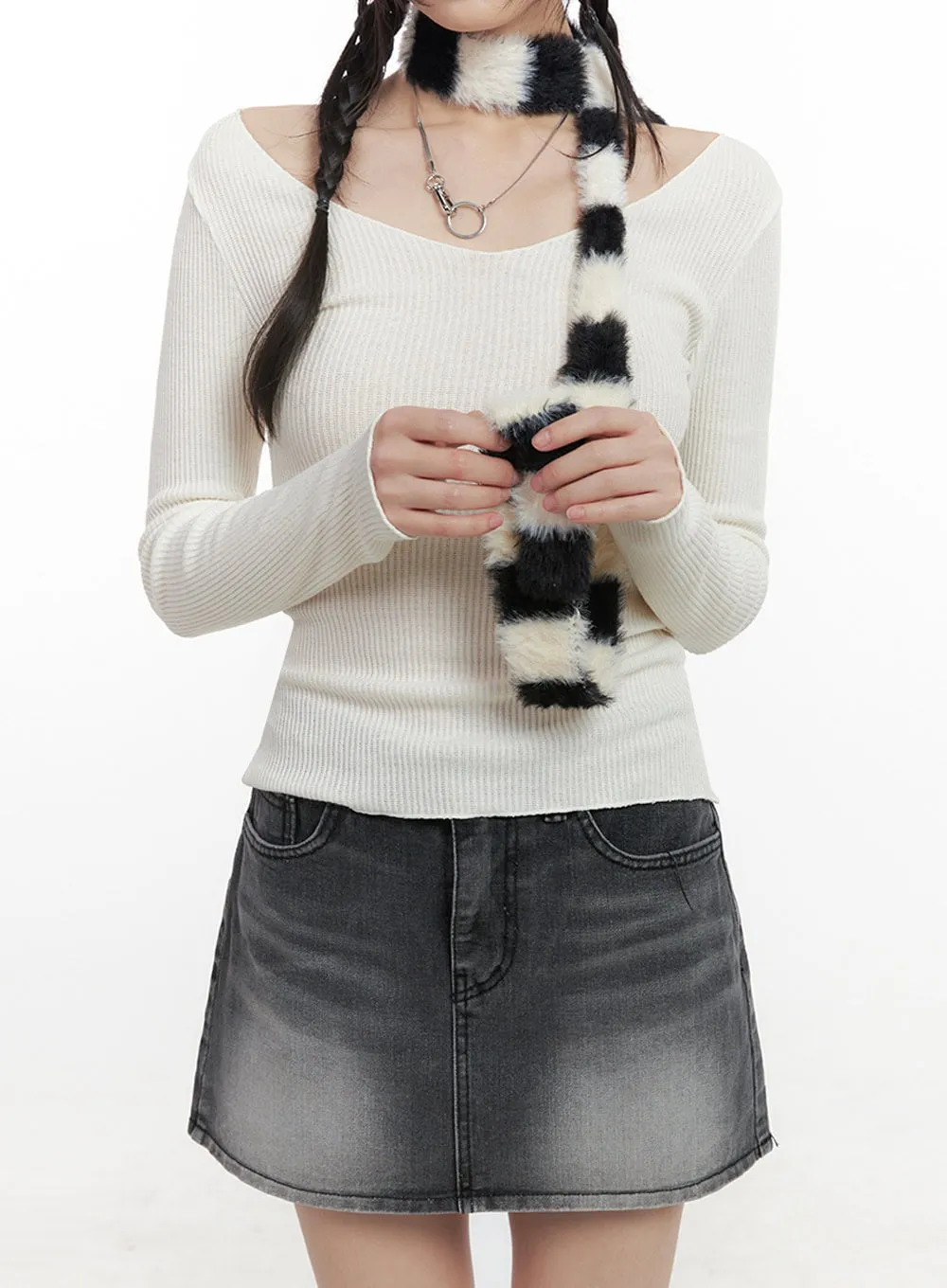 Striped Chic Knitted Scarf IN427