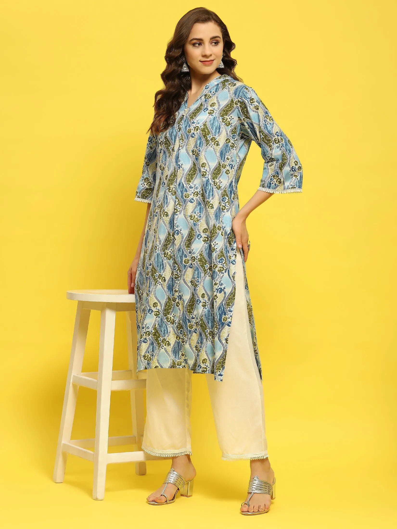 Women Cotton Blue Floral Print Kurta With Comfort Pant